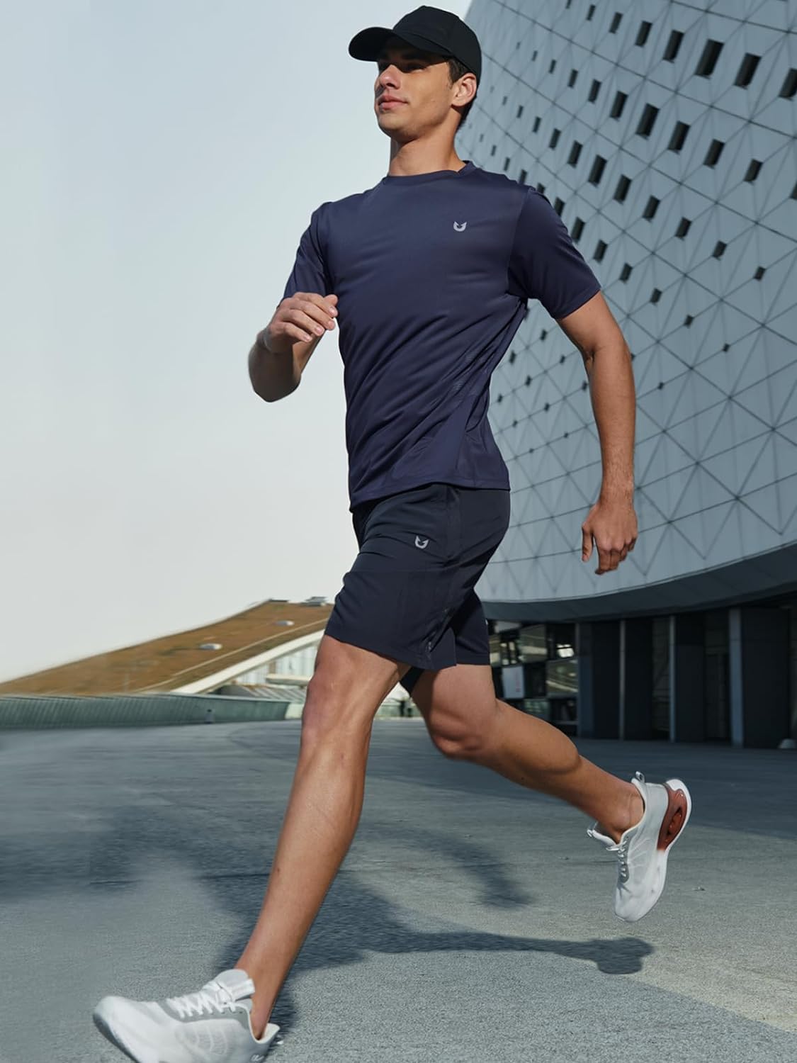 Men's Gym Performance Shirts with Vents on Side Breathable